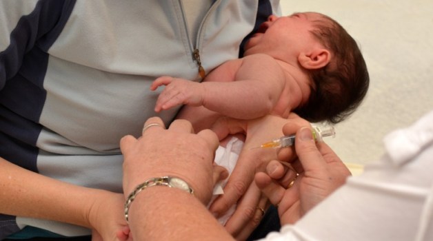 Infanrix Hexa - 65 toxines trouv�es. Que des risques. Aucun avantage trouv�.36 enfants sont morts et plus de 1 700 ont �t� bless�s dans un �essai clinique�.