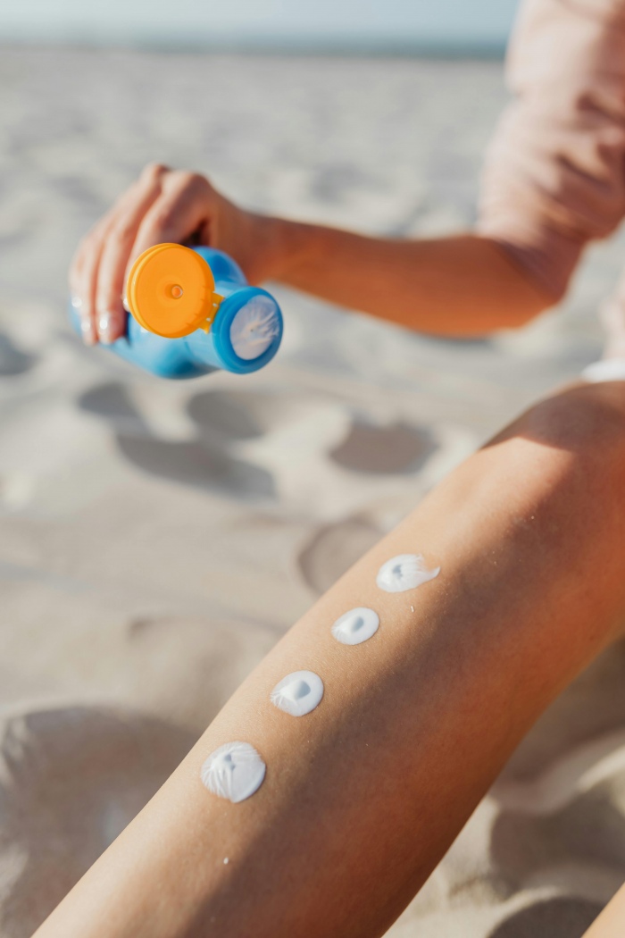 Crème solaire: Pourquoi elle n'est pas la protection qu'on nous annonce, mais plutôt un risque sérieux pour la santé ?