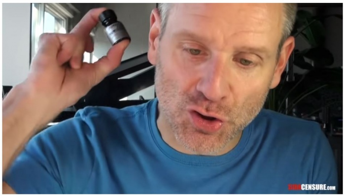 Un sidatique d�nonce les manipulations de la m�decine, les crimes des laboratoires et les preuves que le VIH-SIDA est une fraude